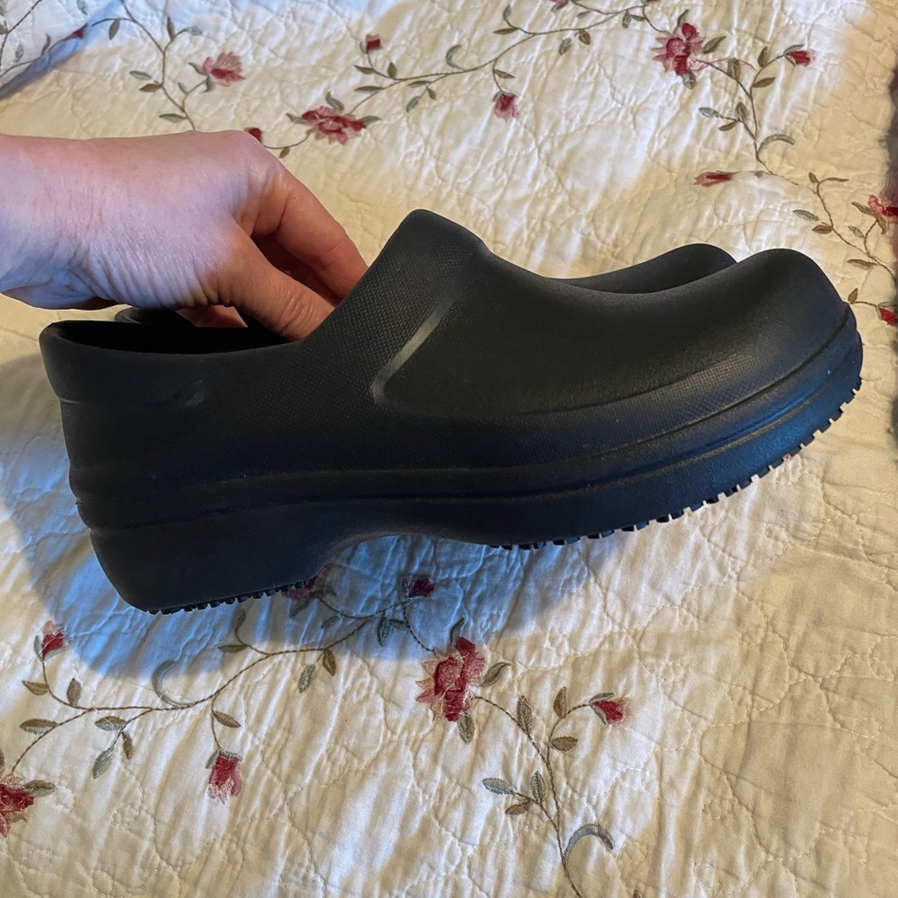 Crocs clogs. Size 7. Great condition. $25